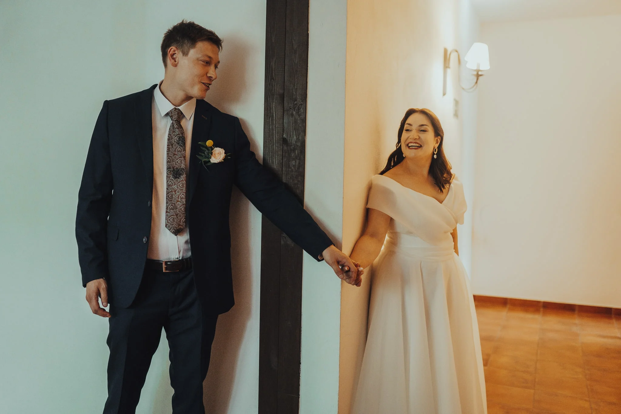 first look pary młodej przed ślubem